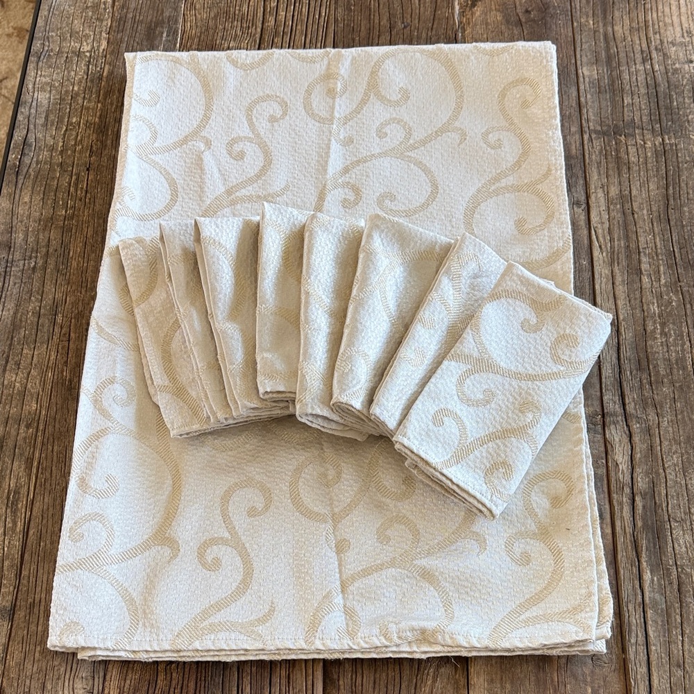 Gorgeous Cream Patterned Tablecloth and Napkin Set Christmas, New Years, Sparkly